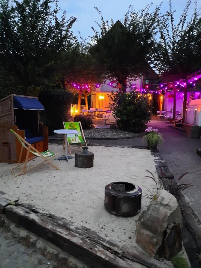 Altstadtcafe Und Pension 哈弗尔贝格 外观 照片